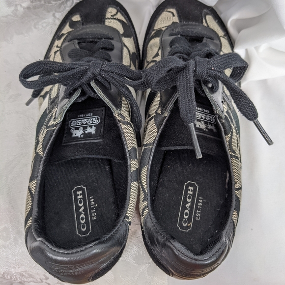 Coach EUC Joss sneakers 6 black logo C - Picture 15 of 16